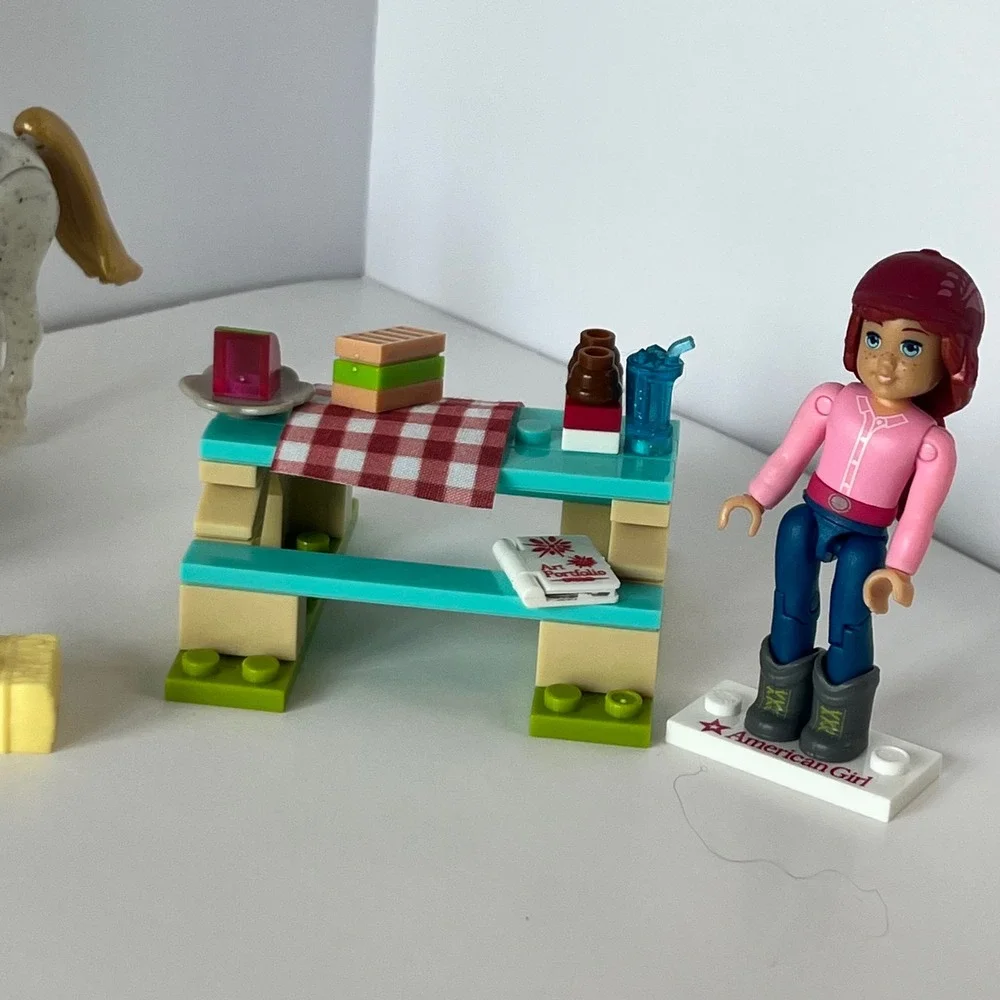 Mega Construx‎ American Girl Saige's Picnic Set DYN77 Horse Figure Accessories